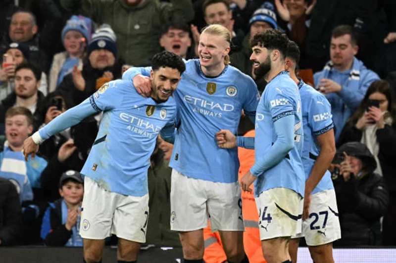 الفرصة الأخيرة لمانشستر سيتي: معركة المقاعد الأوروبية في الدوري الإنجليزي