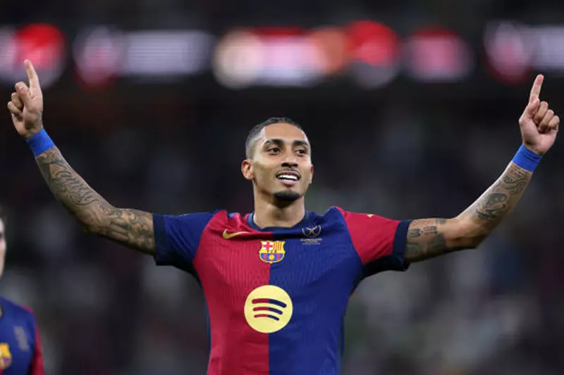 رافينيا يُتوج بلقب أفضل لاعب في الدوري الإسباني لموسم 2024/2025 بشكل رسمي